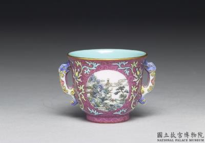 图片[2]-Cup with two handles and four panels of landscape on a polychrome red ground in yangcai painted enamels, Qianlong reign (1736-1795), Qing dynasty-China Archive